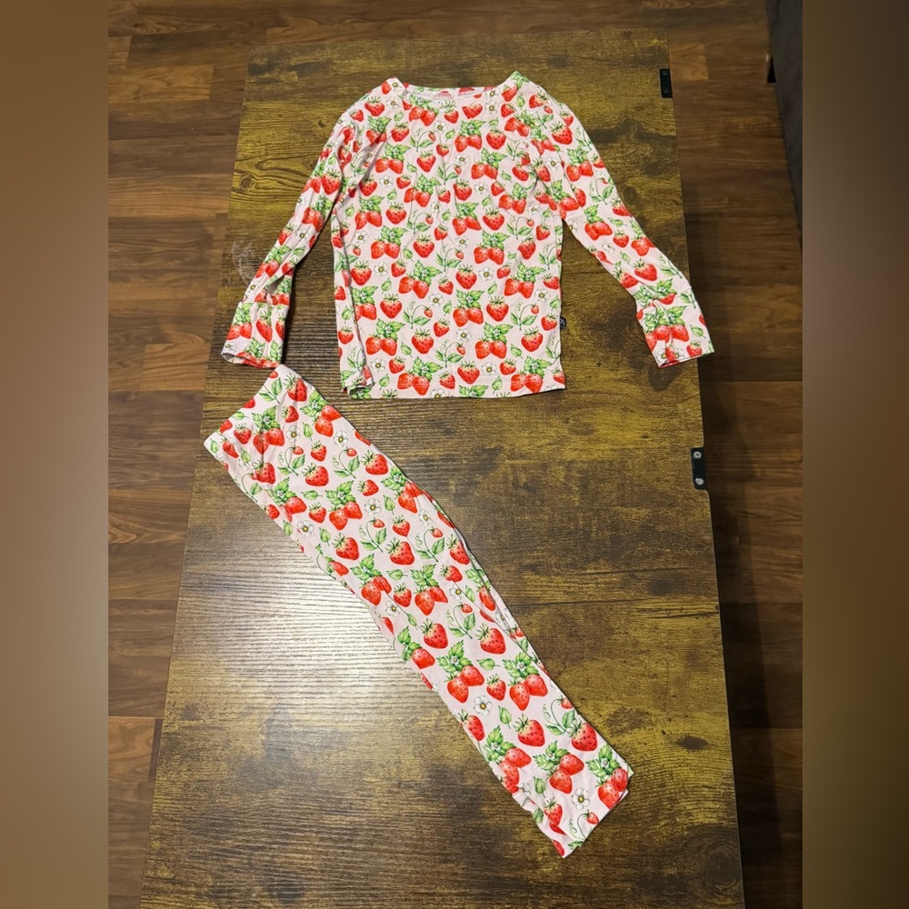 Bamboo Lev Girl pajama set